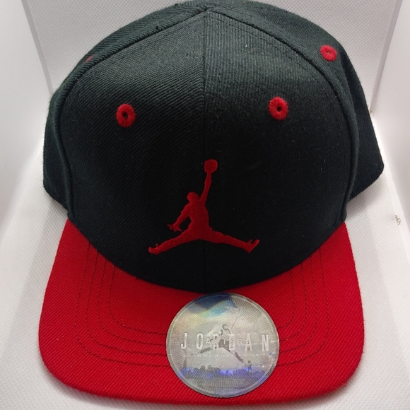 Nike Other - Nike Air Jordan Black & Red Youth Snapback Hat